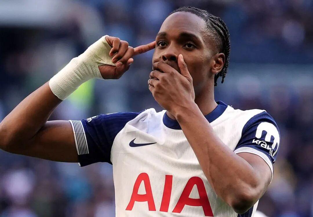 热刺亏大了！夏窗新援落选欧冠名单 仅踢3场惨遭弃用